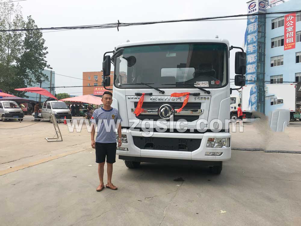 2019/08/12 岳陽(yáng)宋總在湖北程力集團(tuán)訂購(gòu)東風(fēng)D9灑水車(chē)一臺(tái)，單號(hào)30628/74022